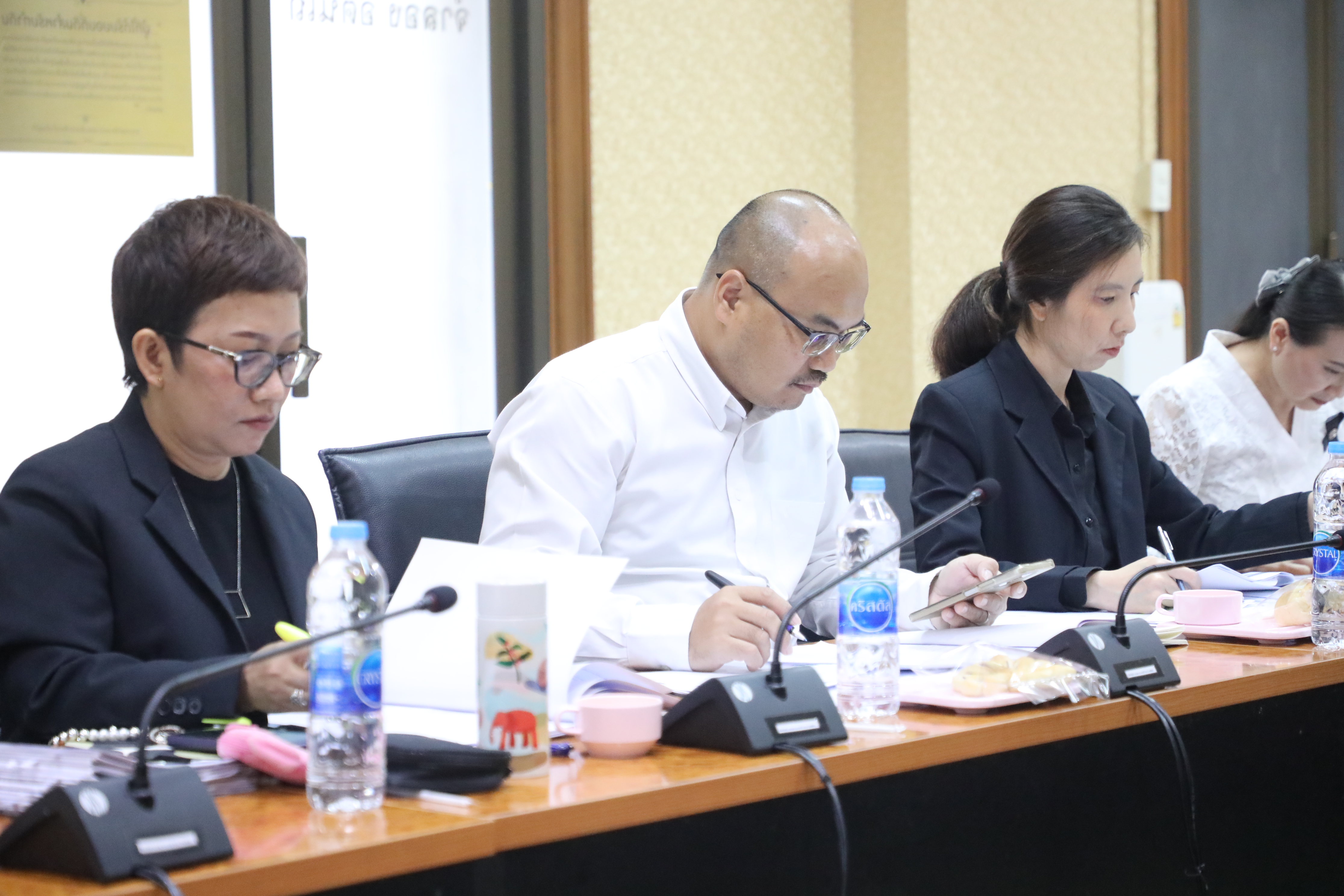 title - ส.ป.ก. ประชุมคณะทำงานศึกษาพิจารณาการแก้ไขปัญหาด้านที่ดินและหนี้สินของเกษตรกร โครงการแก้ไขปัญหาที่ดินทำกินให้แก่เกษตรกรสภาประชาชน 4 ภาค ครั้งที่ 1/2569